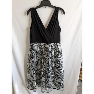 Roz and Ali Cocktail Dres Holiday Size 10